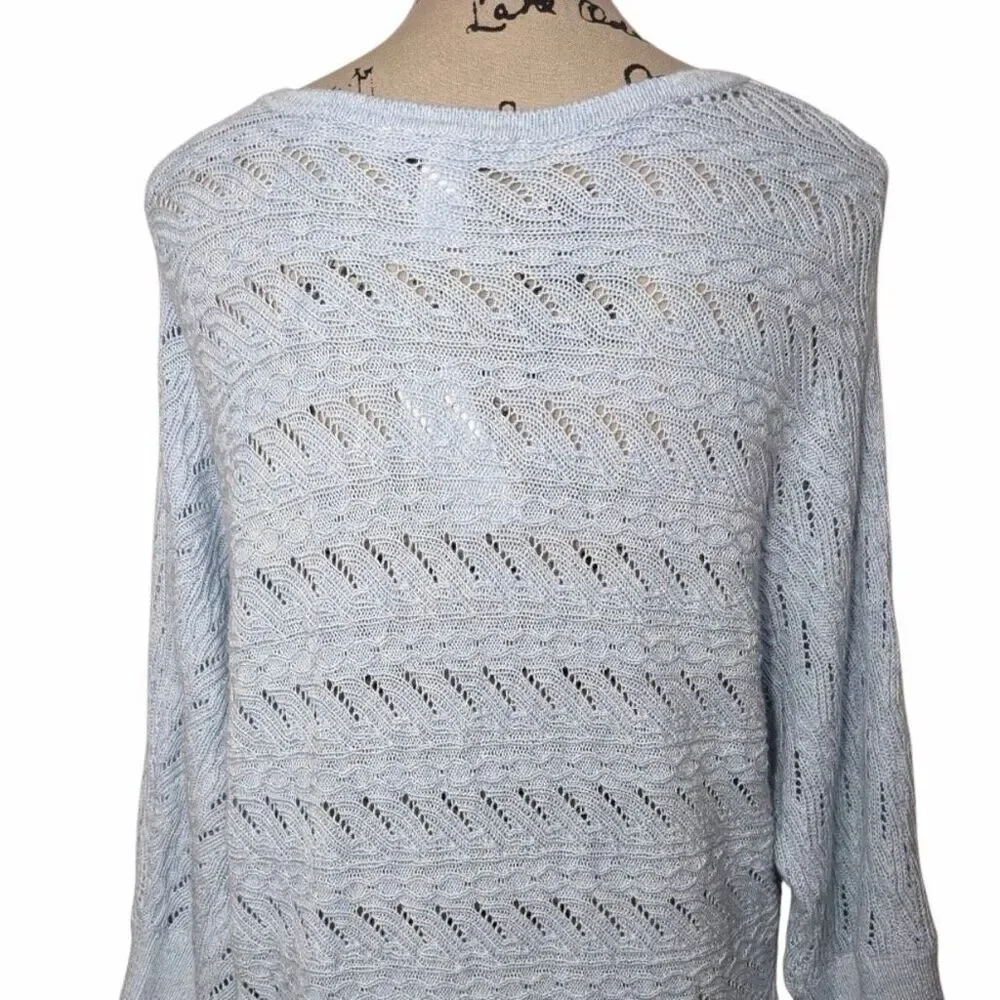 White House Black Market Vneck Dolman 3/4 sleeve sweater - Lt Blue Sz Large